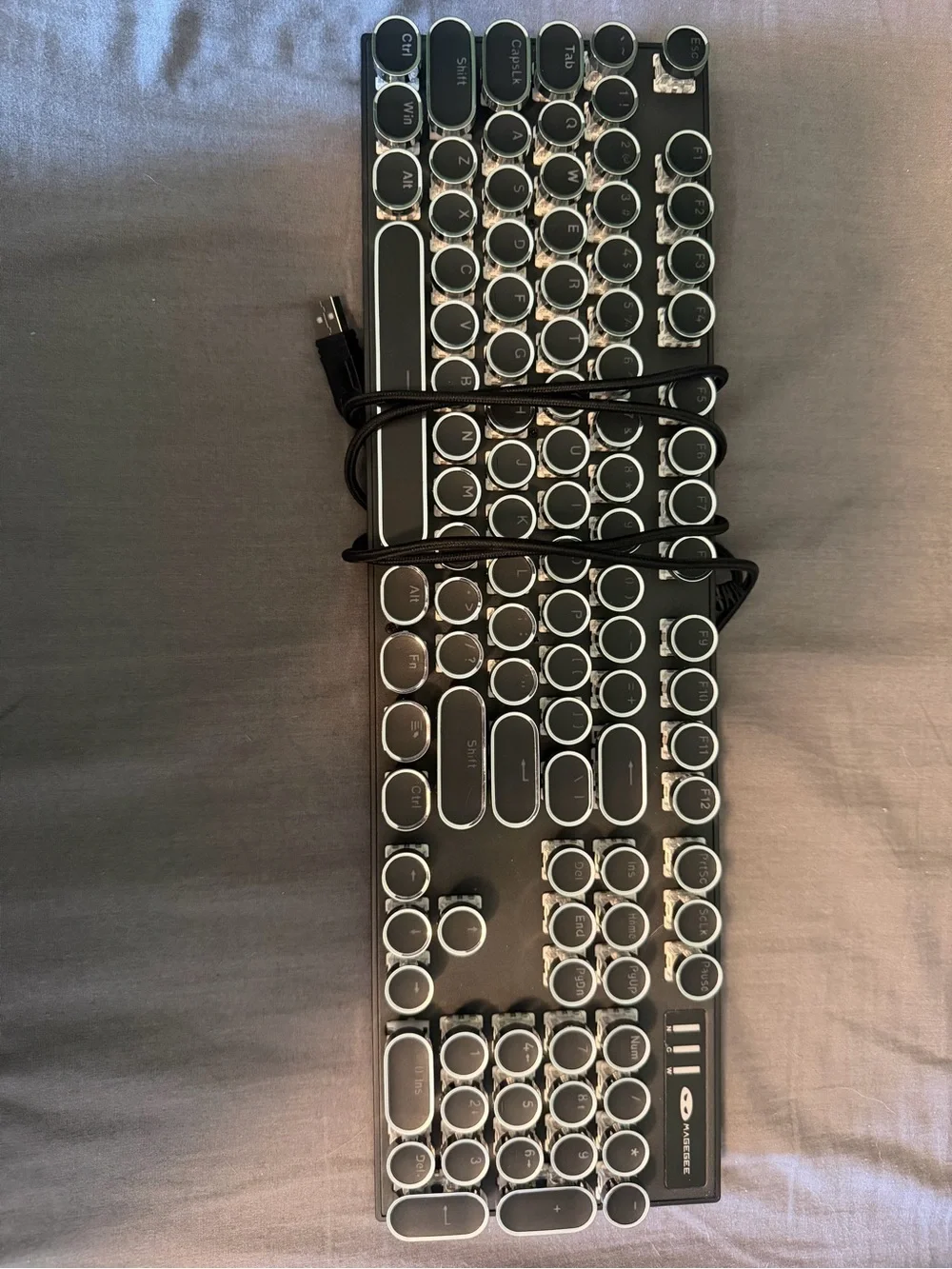 Retro Mechanical Wired Keyboard - Black Vintage Round Keycaps